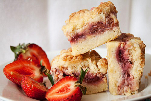 Strawberry Crumb Bars