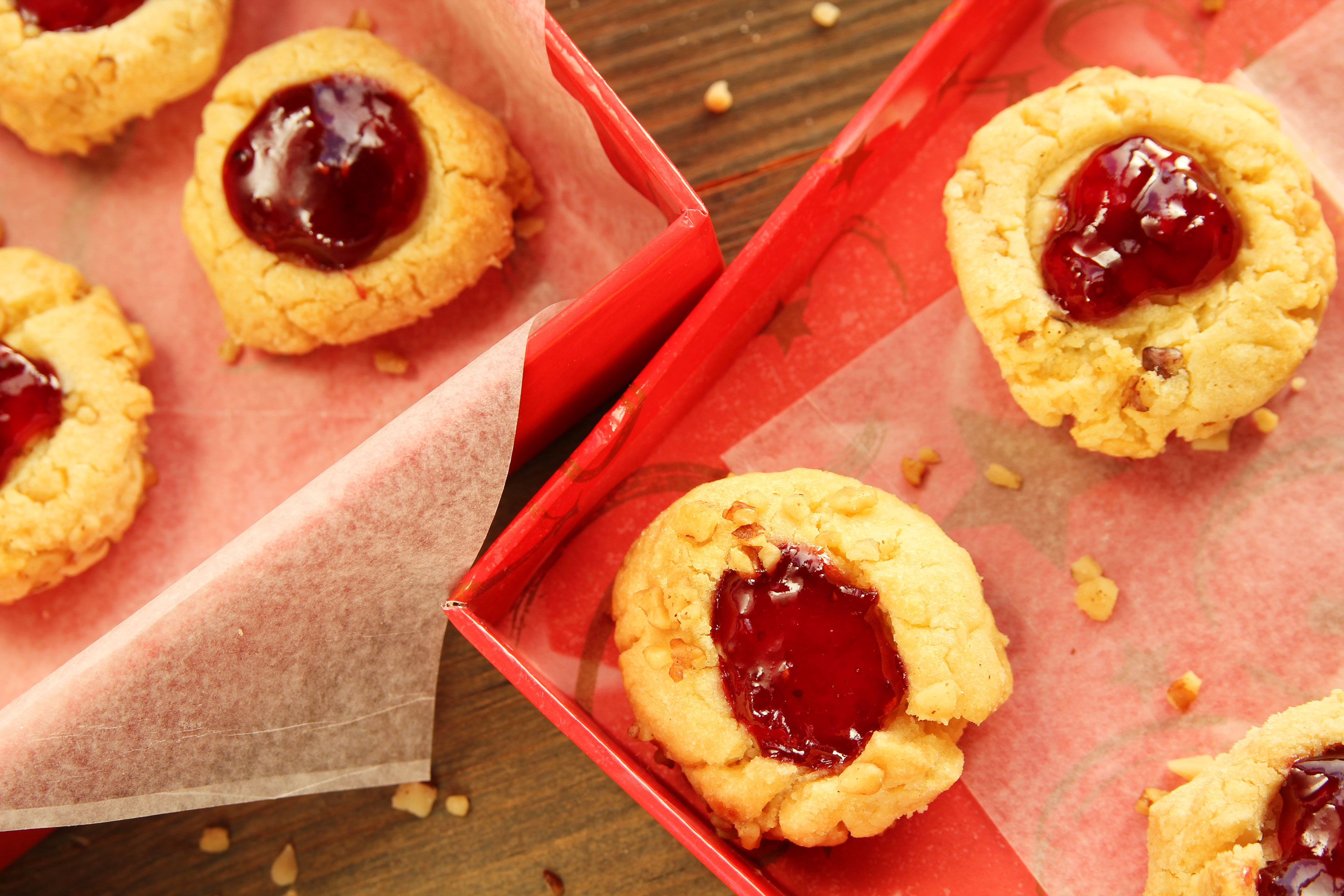 Thumbprint Cookies with Strawberry Filling