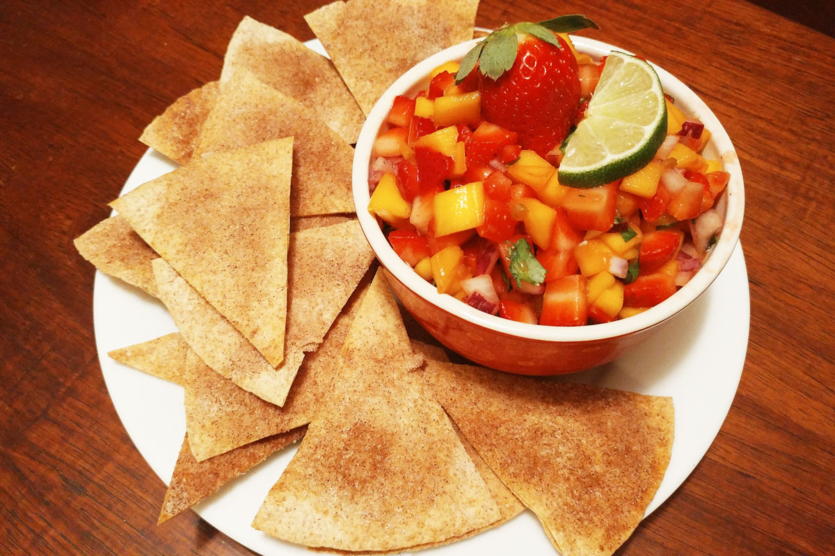 Strawberry Mango Salsa with Whole Wheat Cinnamon Chips #FLStrawberry